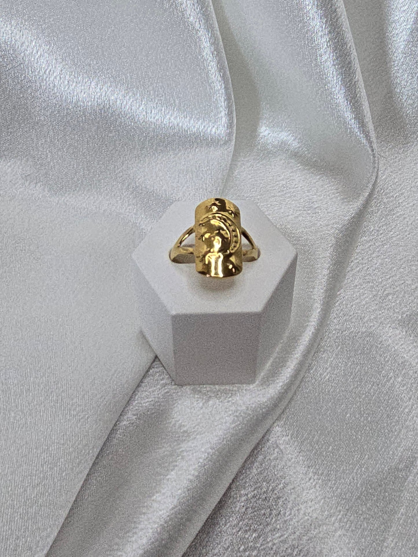 Bague avec détail lune et étoile en acier doré
