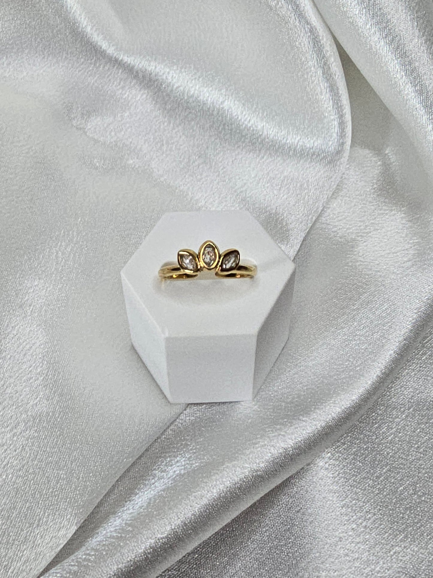 Bague avec strasse en acier doré