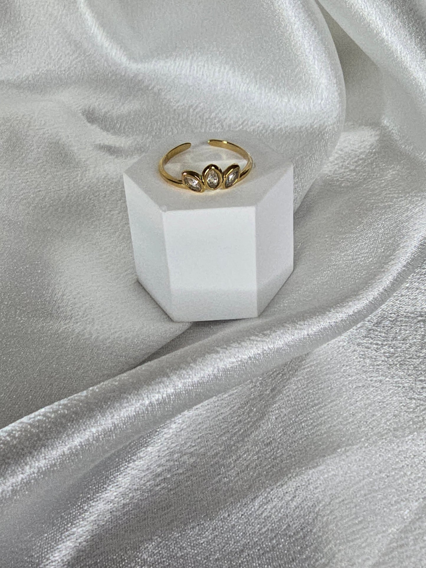 Bague avec strasse en acier doré