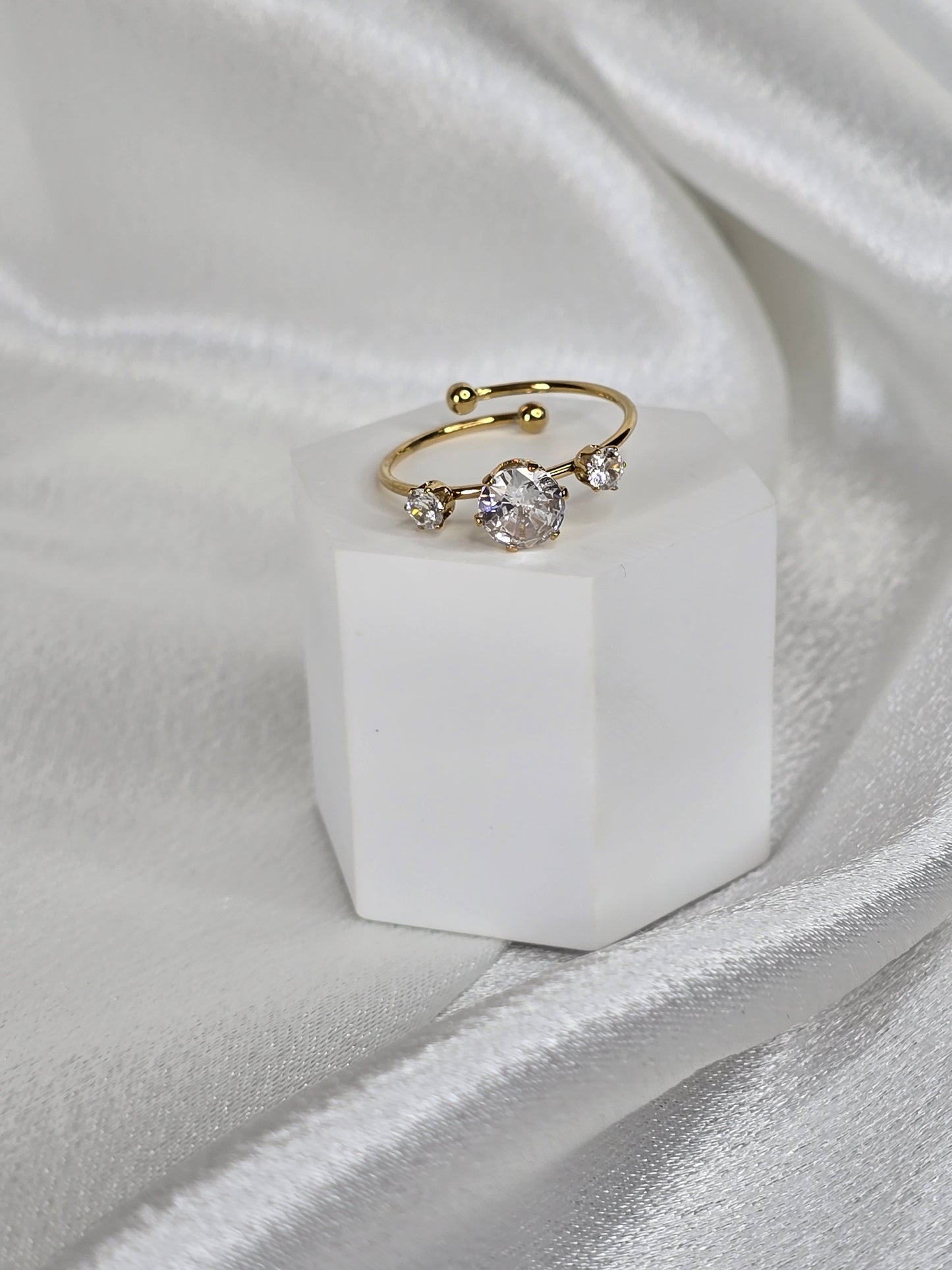 Bague avec strasse en acier fine doré