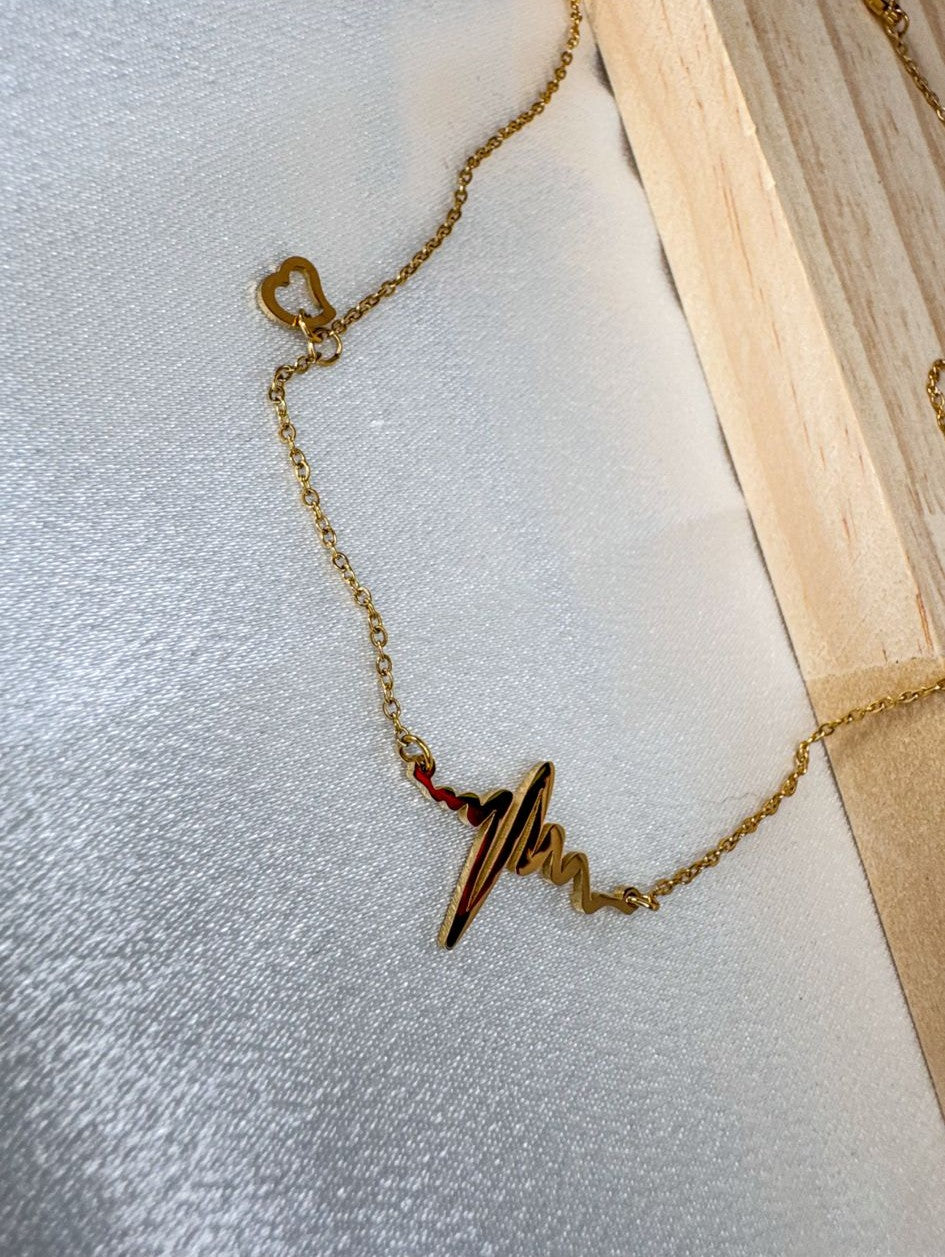 Pendentif électrocardiogramme avec un petit coeur