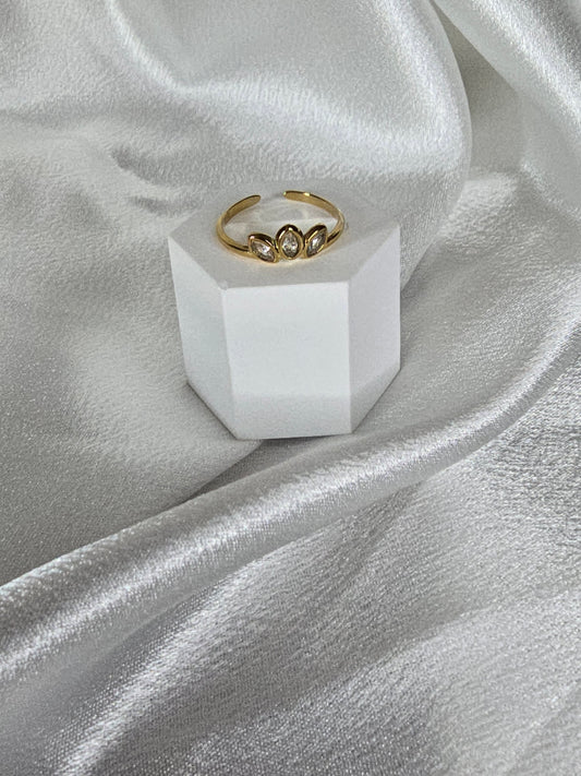 Bague avec strasse en acier doré