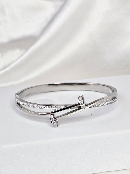 Bracelet clou avec strasse