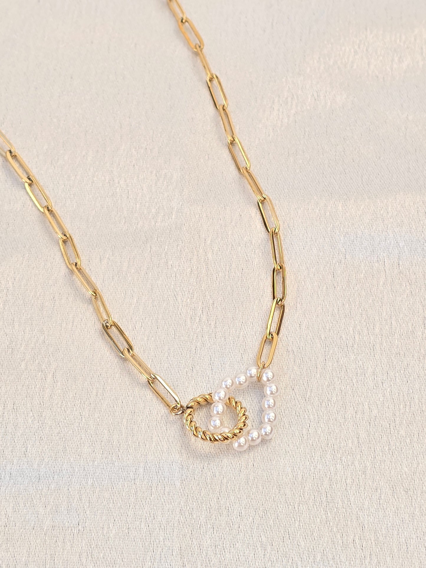 Collier Lara