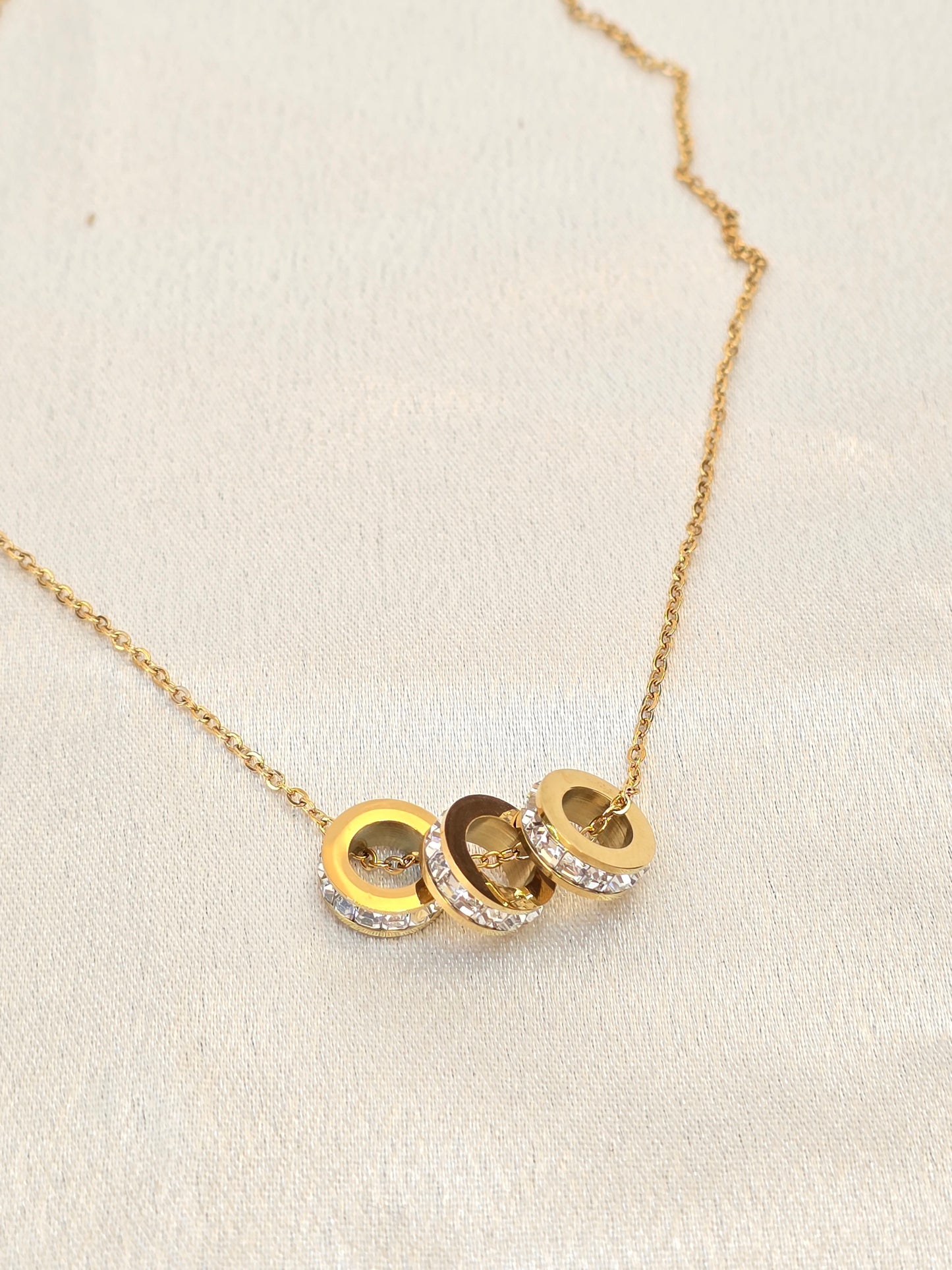 Collier Inora