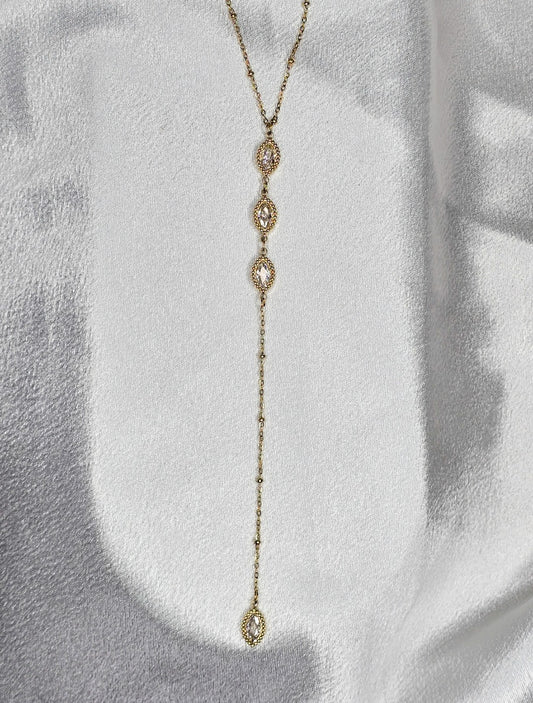 Collier en T avec des cristaux blancs