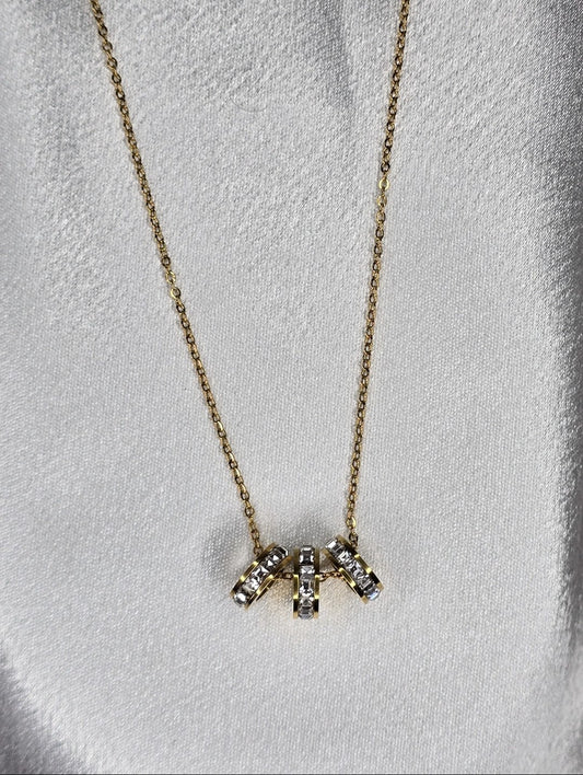 Collier 3 anneaux avec strasses et chaîne fine